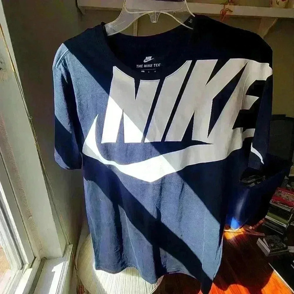 LIKE NEW MEN'S NIKE BIG LOGO SPORTSWEAR SS WINDRUNNER TEE SZ M BLACK COLOR - Picture 1 of 7